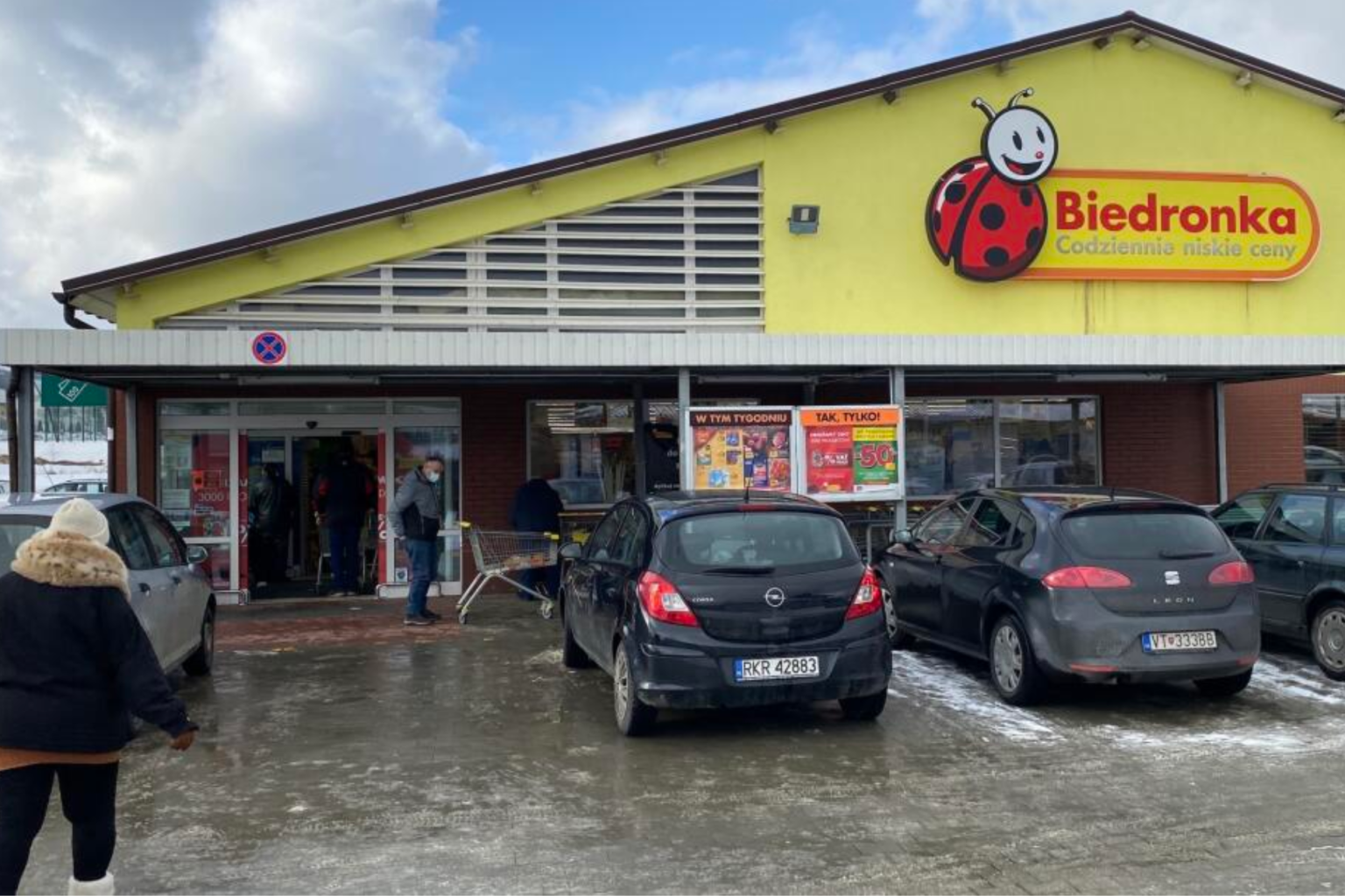 Policja w Dukli planuje kontrole w sklepie Biedronka