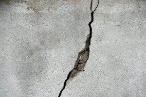 Osuszacz powietrza na budowie – jak zapewnić odpowiednią wilgotność w trudnych warunkach?