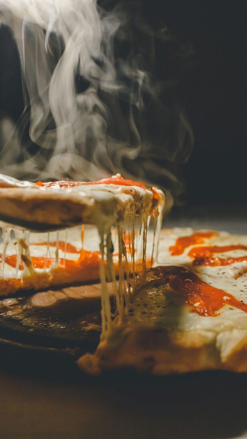 Jak wybrać idealną pizzę dla grupy znajomych?