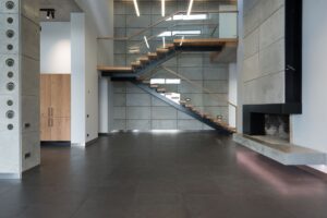 Platforma schodowa czy krzesełko schodowe – które rozwiązanie wybrać? Platforma schodowa czy krzesełko schodowe – które rozwiązanie wybrać?